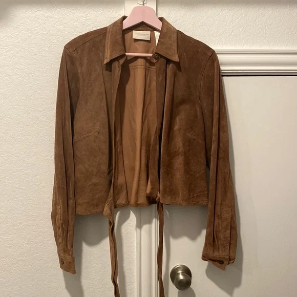 100% Leather Jacket. Liz Claiborne, size Large. Lightly worn. - Picture 2 of 4